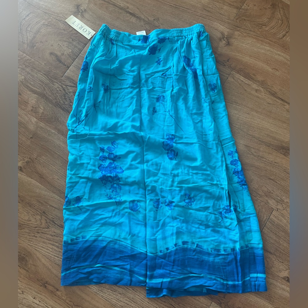 Koret Women's Blue Floral Skirt